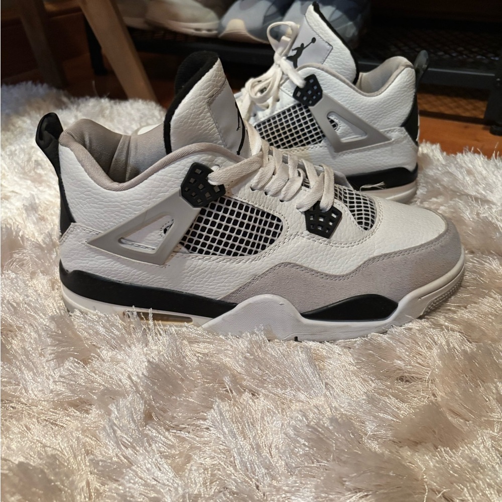 Air Jordan 4 Retro Military Black